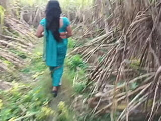 out door sugarcane field sexy married girlfriend ko choda full hard sex